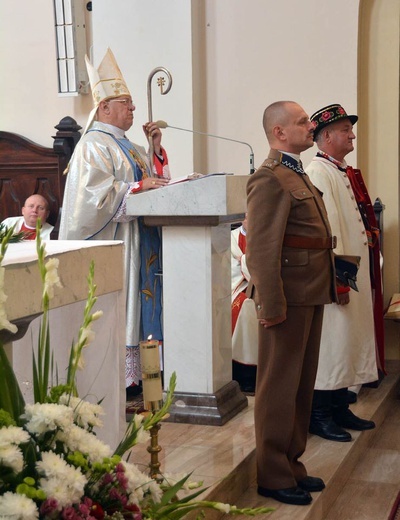 Bp Józef Zawitkowski w kadrach R. Taflińskiego