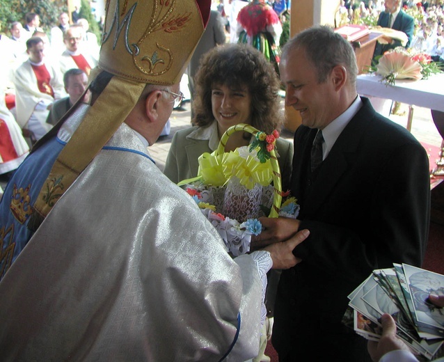 Bp Józef Zawitkowski w kadrach R. Taflińskiego