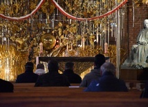 Po liturgii odbyła się adoracja Naświętszego Sakramentu, mężczyźni odmówili także modlitwę różańcową.