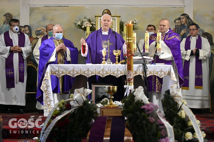 Pożegnanie ks. Piotra Mycana w parafii św. Mikołaja w Kaczorowie