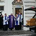 Łowicz. Uroczystości żałobne śp. bp. Józefa Zawitkowskiego