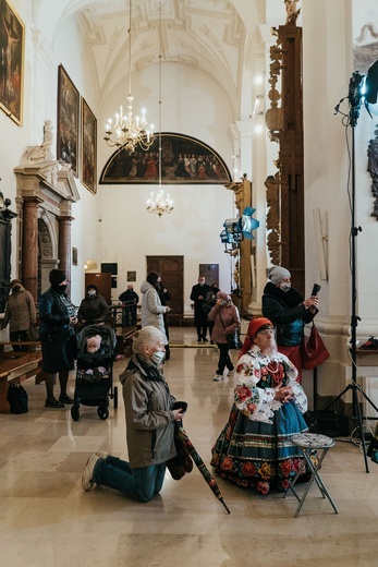 Łowicz. Uroczystości żałobne śp. bp. Józefa Zawitkowskiego