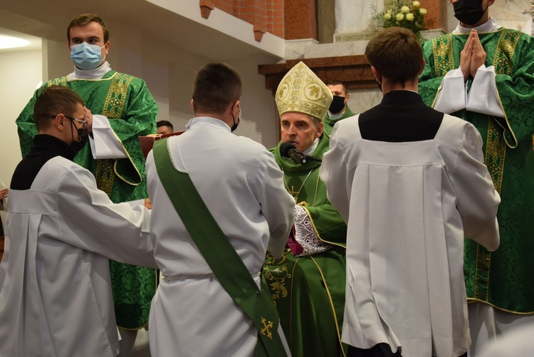 Święcenia kapłańskie dk. Piotra Sosnówki. 