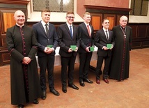 ▲	Klerycy I roku otrzymali indeksy.