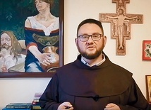 ▲	O. Tomasz Skibiński ma już doświadczenie w nagrywaniu materiałów online. 