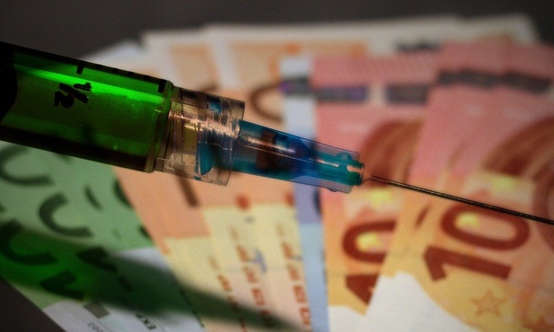 Dla kogo najpierw szczepionka na COVID-19? Mówi prof. Horban