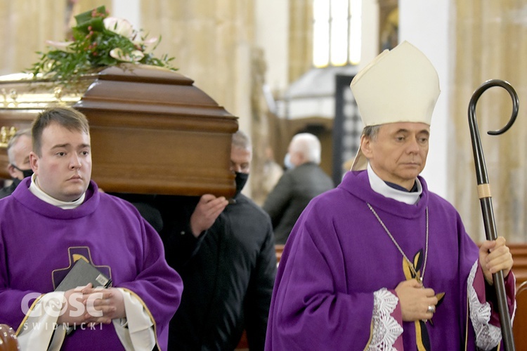 Pogrzeb Jerzego Krzywdy, przewodniczącego strzegomskiej rady parafialnej