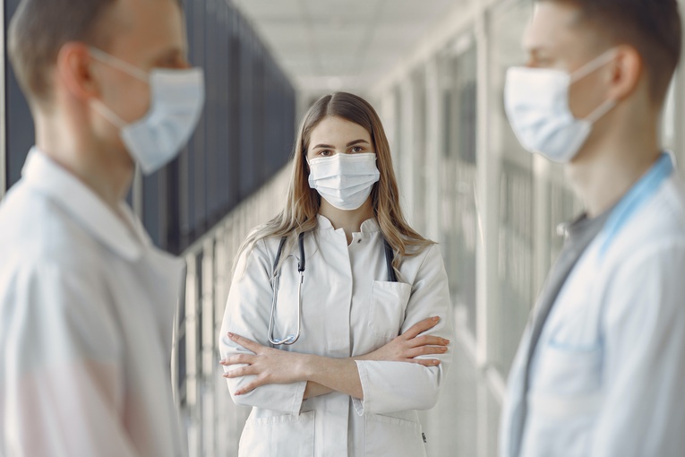 W Dakocie Płn. pielęgniarki zakażone bez objawów mogą opiekować się chorymi na Covid-19