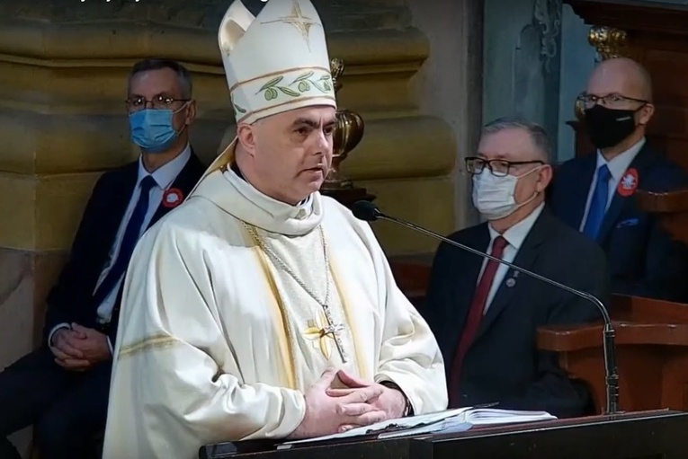 Bp Adam Bab przewodniczył Mszy św. za Ojczyznę.