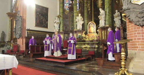 Legnica. Eucharystia za ojczyznę