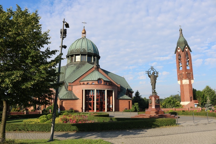 Tychy. 30-lecie parafii bł. Karoliny