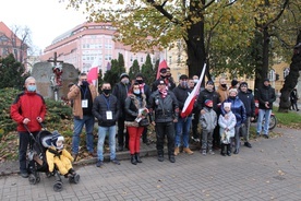 Legnica. Przy pomniku ofiar bolszewizmu 
