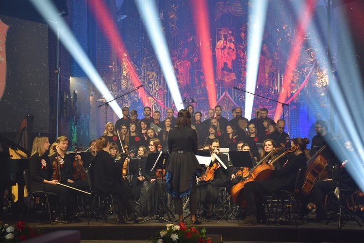 Koncert dla uczczenia 102. rocznicy odzyskania przez Polskę niepodległości