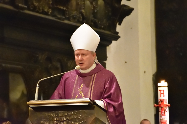 Msza św. za zmarłych kapłanów i biskupów
