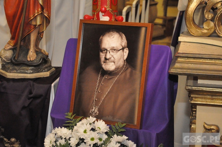 Modlitwa za zmarłego kapłana