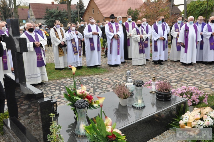 Pogrzeb ks. Zdzisława Przybysza