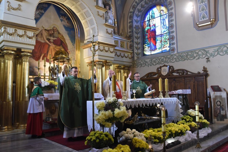 Msza św. w sanktuarium bł. Karoliny w Zabawie. 