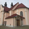 ▲	Wejście do miejsca planowanego pochówku w kościele  św. Mikołaja w Rudnie.