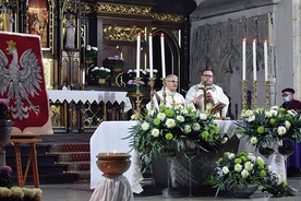 ▲	Biskup Marek Mendyk w czasie Mszy św. w strzegomskiej bazylice.