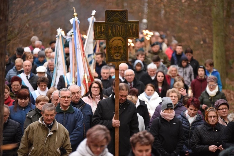 Rozważania Drogi Krzyżowej szlakiem męczeństwa bł. Karoliny poprowadzi ks. Marek Dziewiecki