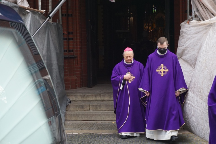 Msza pogrzebowa ks. prał. Huberta Nalewai