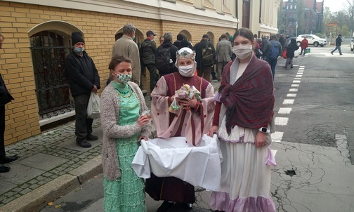 Bułeczki św. Elżbiety. Tym razem dla bezdomnych i dla domowników