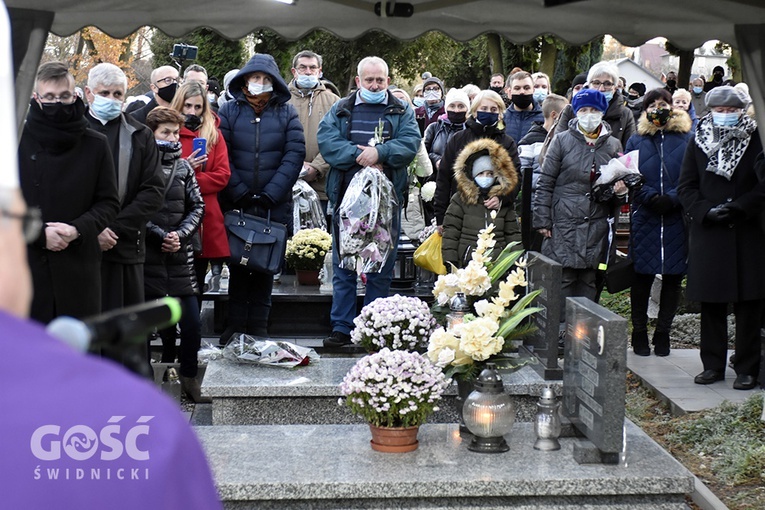 Pogrzeb ks. Stefana Smotera, proboszcza z parafii pw. św. Michała Archanioła w Bystrzycy Kłodzkiej