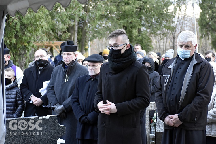 Pogrzeb ks. Stefana Smotera, proboszcza z parafii pw. św. Michała Archanioła w Bystrzycy Kłodzkiej