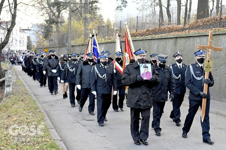 Pogrzeb ks. Stefana Smotera, proboszcza z parafii pw. św. Michała Archanioła w Bystrzycy Kłodzkiej