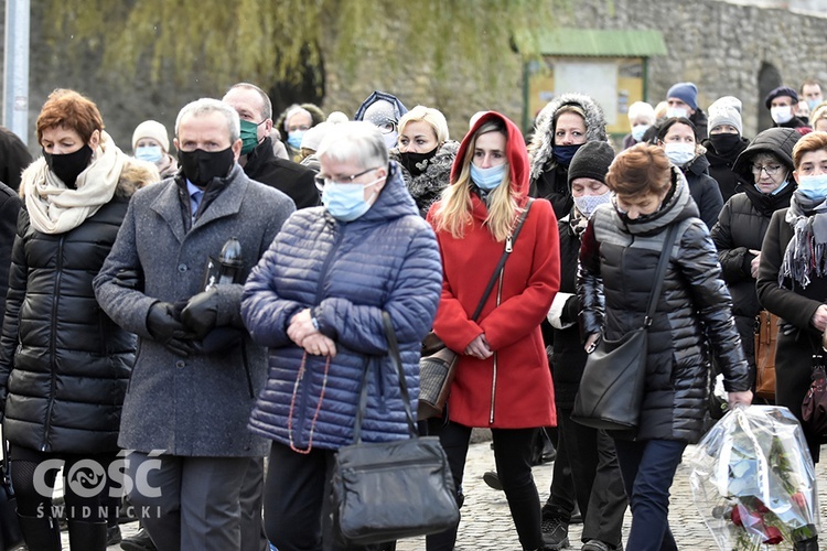 Pogrzeb ks. Stefana Smotera, proboszcza z parafii pw. św. Michała Archanioła w Bystrzycy Kłodzkiej