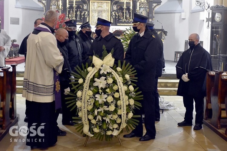 Pogrzeb ks. Stefana Smotera, proboszcza z parafii pw. św. Michała Archanioła w Bystrzycy Kłodzkiej