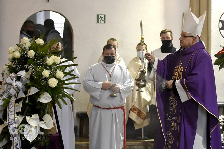 Pogrzeb ks. Stefana Smotera, proboszcza z parafii pw. św. Michała Archanioła w Bystrzycy Kłodzkiej