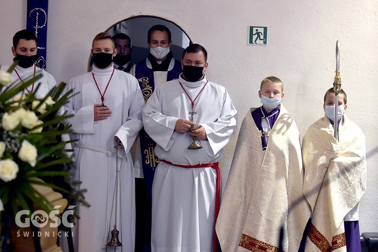 Pogrzeb ks. Stefana Smotera, proboszcza z parafii pw. św. Michała Archanioła w Bystrzycy Kłodzkiej