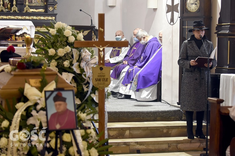 Pogrzeb ks. Stefana Smotera, proboszcza z parafii pw. św. Michała Archanioła w Bystrzycy Kłodzkiej