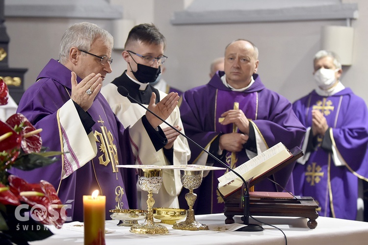 Pogrzeb ks. Stefana Smotera, proboszcza z parafii pw. św. Michała Archanioła w Bystrzycy Kłodzkiej