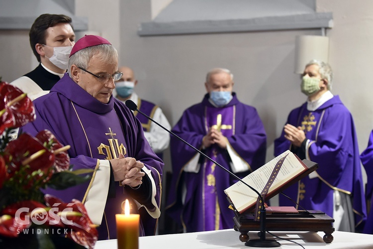 Pogrzeb ks. Stefana Smotera, proboszcza z parafii pw. św. Michała Archanioła w Bystrzycy Kłodzkiej