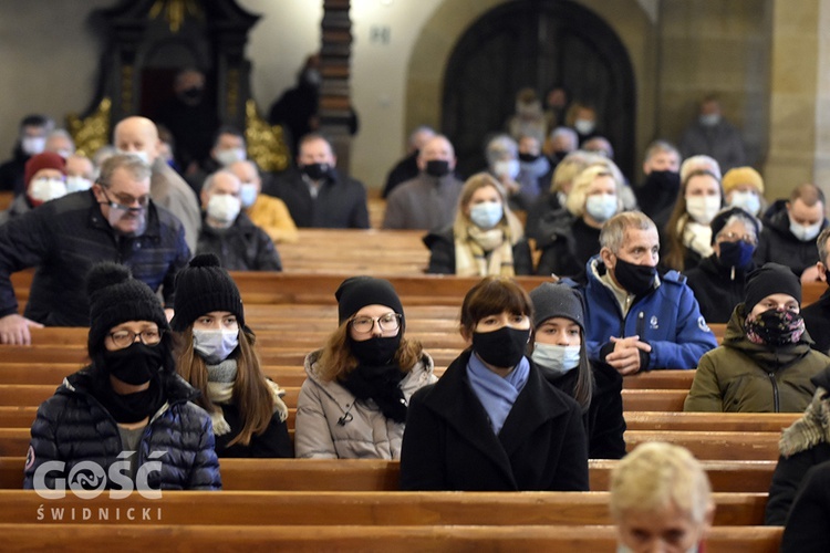 Pogrzeb ks. Stefana Smotera, proboszcza z parafii pw. św. Michała Archanioła w Bystrzycy Kłodzkiej