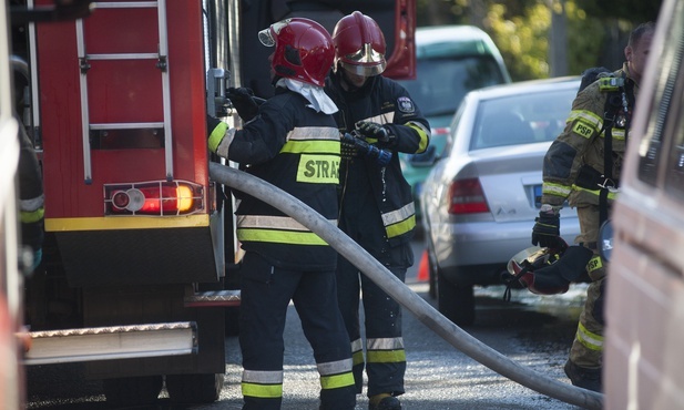 Czeladź. Pożar budynku wielorodzinnego. 2 osoby w szpitalu