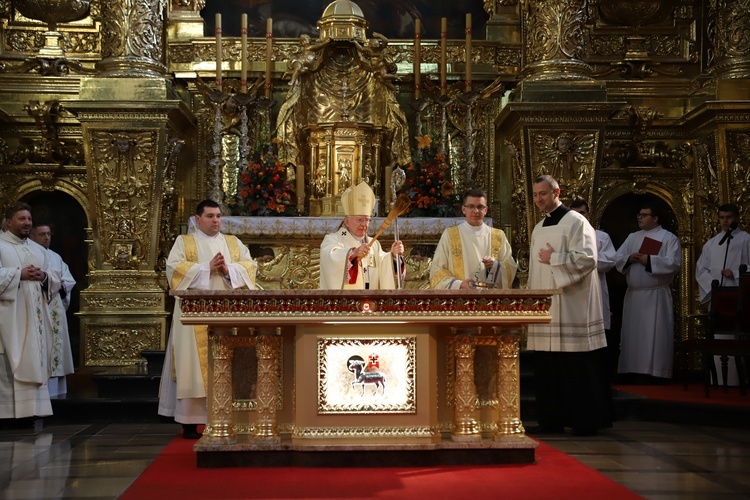 Konsekracja nowego ołtarza w kościele Bożego Ciała w Krakowie