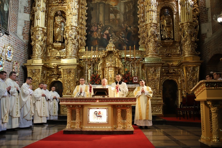 Konsekracja nowego ołtarza w kościele Bożego Ciała w Krakowie