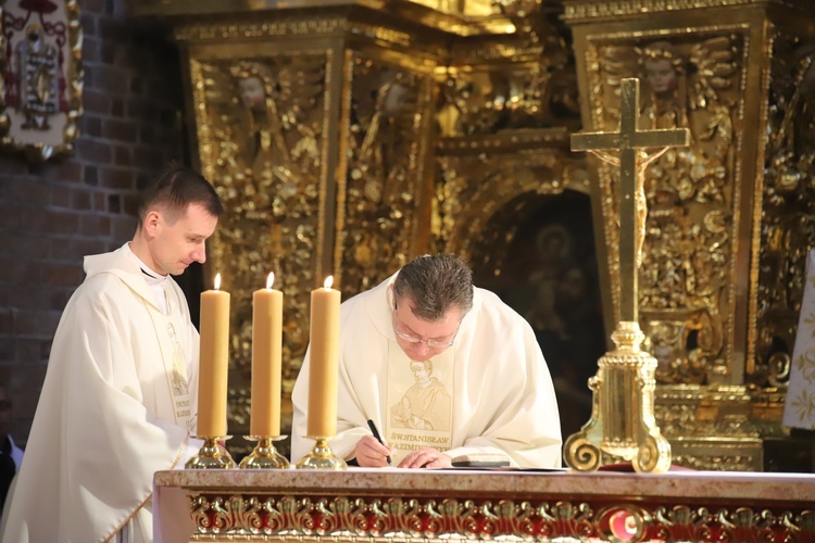 Konsekracja nowego ołtarza w kościele Bożego Ciała w Krakowie