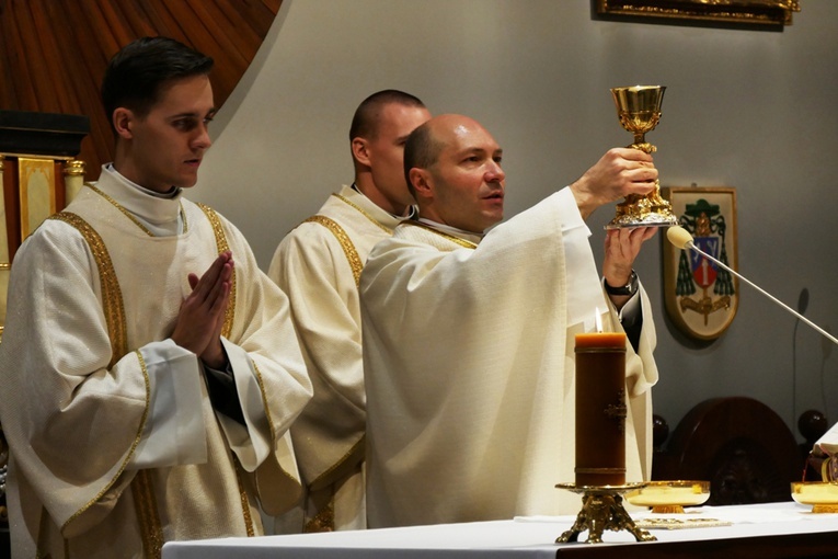 Odpustowej Eucharystii przewodniczył ks. kan. Krzysztof Kinowski, rektor GSD.