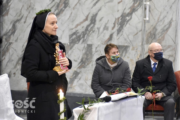 Pielgrzymka dziękczynna marianek i profesja wieczysta s. Racheli