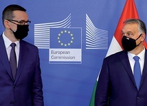 Zagrożenie, jakie niesie bezpośrednie połączenie wypłaty środków z funduszy unijnych z tzw. mechanizmem oceny praworządności, dostrzegają premierzy Polski i Węgier. Dlatego sprzeciwiają się przyjęciu takiego rozwiązania.