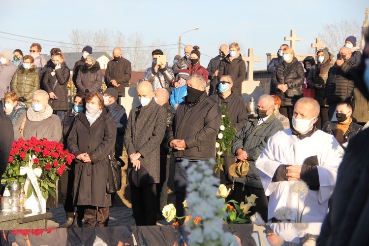 Dąbrowa Tarnowska pożegnała śp. ks. prał. Józefa Porembę