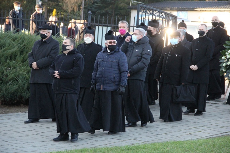 Dąbrowa Tarnowska pożegnała śp. ks. prał. Józefa Porembę