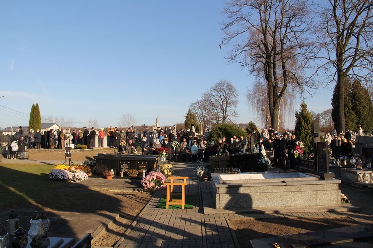 Dąbrowa Tarnowska pożegnała śp. ks. prał. Józefa Porembę