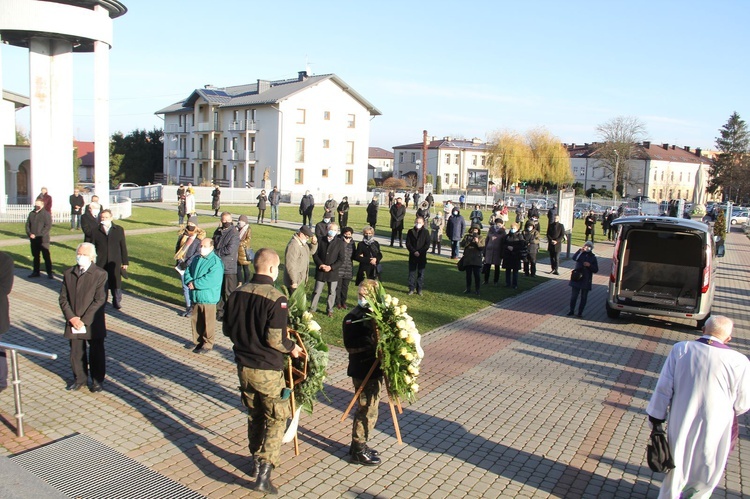 Dąbrowa Tarnowska pożegnała śp. ks. prał. Józefa Porembę