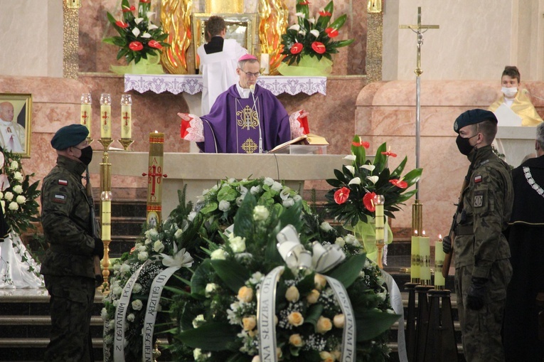 Dąbrowa Tarnowska pożegnała śp. ks. prał. Józefa Porembę
