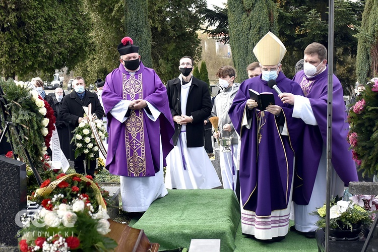 Ostatnie pożegnanie ks. Stanisława Czachora